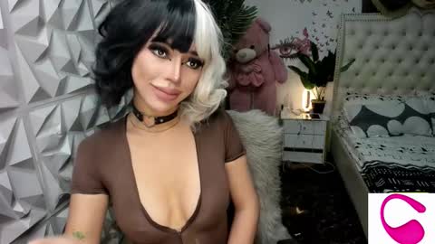 Snapshot of stefanylangkat chatting on 11-28-25, 06:38 Jane online show from 11-28-25, 06:38