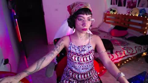   online show from 11-01-25, 08:38