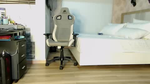 Zuly online show from 09-21-25, 03:08