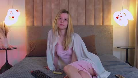 Snapshot of stefie_wells chatting on 04-02-26, 05:05 Stefie online show from 04-02-26, 05:05