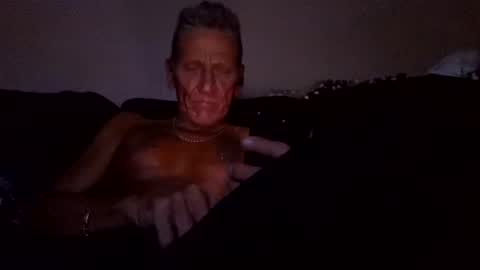 Snapshot of stefy1037 chatting on 06-18-26, 02:45 stefy1037 online show from 06-18-26, 02:45