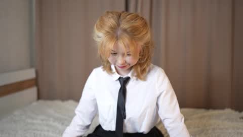 Snapshot of stela_vanila chatting on 10-04-25, 01:14 Stella online show from 10-04-25, 01:14