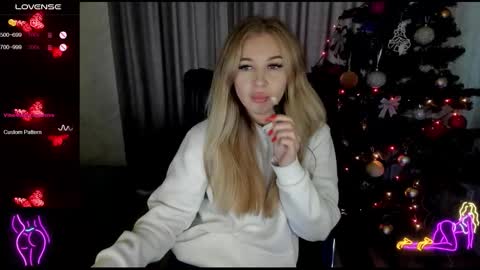 Stella  Cox online show from 12-19-25, 08:54