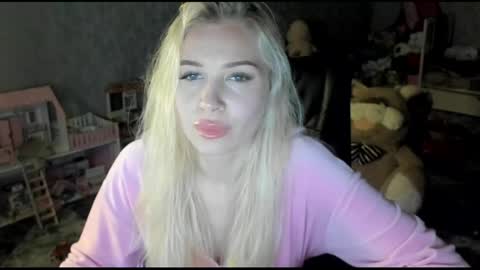 Snapshot of stella__cox chatting on 04-25-26, 07:55 Stella Cox online show from 04-25-26, 07:55