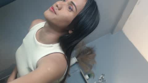 Snapshot of stella_siner chatting on 05-07-26, 10:04 Stella Siner online show from 05-07-26, 10:04