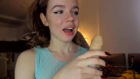 Asella online show from 12-01-25, 08:52