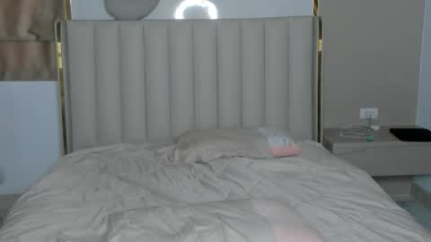 Snapshot of stellaa_queen chatting on 02-14-26, 12:18 stella online show from 02-14-26, 12:18