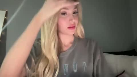 Stella Bella online show from 03-07-25, 02:25