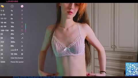Snapshot of stellamontis chatting on 05-16-26, 10:36 Stella online show from 05-16-26, 10:36