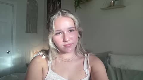 stellaraexox online show from 01-10-25, 10:46