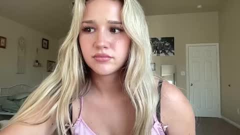 stellaraexox online show from 09-17-25, 11:06