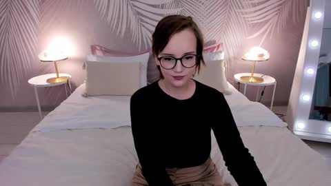 Snapshot of stellawills chatting on 02-16-25, 08:21 Stella online show from 02-16-25, 08:21