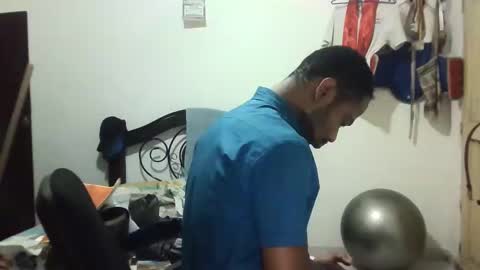 Snapshot of stemanlu9 chatting on 12-25-24, 02:03 Steman online show from 12-25-24, 02:03