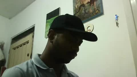 Snapshot of stemanlu9 chatting on 09-18-25, 02:35 Steman online show from 09-18-25, 02:35