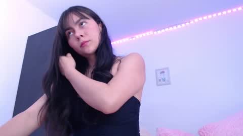 Snapshot of step_daughter_ chatting on 06-27-26, 03:55 MIA online show from 06-27-26, 03:55