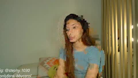 Snapshot of steph_y1030 chatting on 10-05-25, 05:06 stephany online show from 10-05-25, 05:06