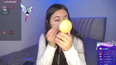 Snapshot of stepha_sweet chatting on 12-11-24, 01:58 Emma online show from 12-11-24, 01:58