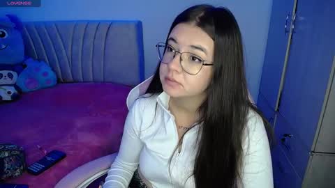 Snapshot of stepha_sweet chatting on 01-04-25, 01:21 Emma online show from 01-04-25, 01:21