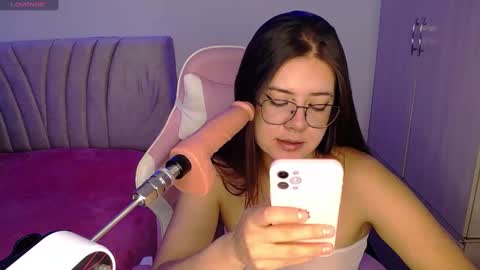 Snapshot of stepha_sweet chatting on 01-05-25, 11:01 Emma online show from 01-05-25, 11:01