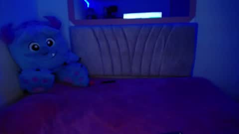 Snapshot of stepha_sweet chatting on 02-04-25, 10:24 Emma online show from 02-04-25, 10:24