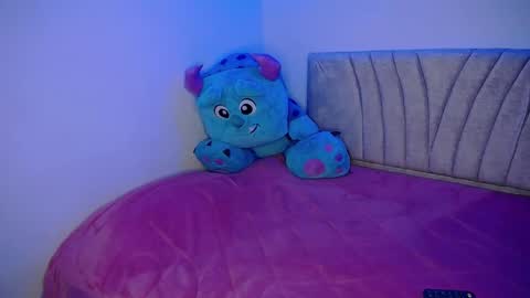 Snapshot of stepha_sweet chatting on 02-06-25, 12:11 Emma online show from 02-06-25, 12:11