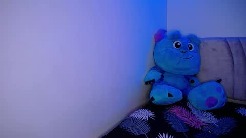 Snapshot of stepha_sweet chatting on 02-08-25, 05:51 Emma online show from 02-08-25, 05:51