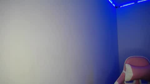 Snapshot of stepha_sweet chatting on 02-09-25, 09:39 Emma online show from 02-09-25, 09:39