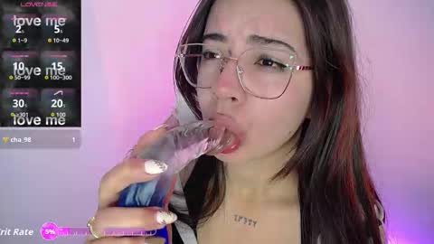 Snapshot of stepha_sweet chatting on 09-27-25, 01:43 Emma online show from 09-27-25, 01:43