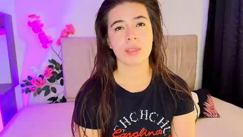 Snapshot of stepha_sweet chatting on 07-04-26, 12:33 Emma online show from 07-04-26, 12:33