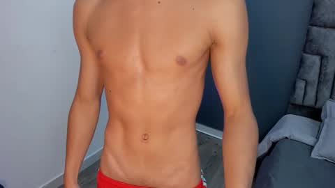 Stephane Rouss online show from 11-25-25, 09:04