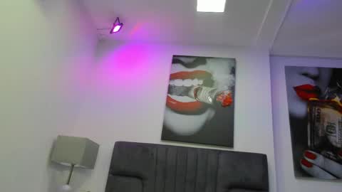 Snapshot of stephane_rousseau chatting on 05-18-26, 04:07 Stephane Rousseau online show from 05-18-26, 04:07