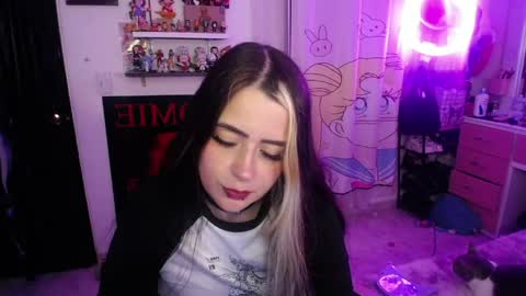 Snapshot of stephani_rousso chatting on 05-16-26, 12:51 joha cosmo online show from 05-16-26, 12:51