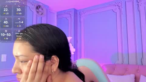 Snapshot of stephania_diamond chatting on 01-17-25, 02:18 online show from 01-17-25, 02:18