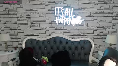 Stephania online show from 02-11-25, 10:59