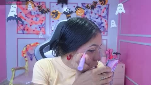 Stephania online show from 10-28-25, 11:47