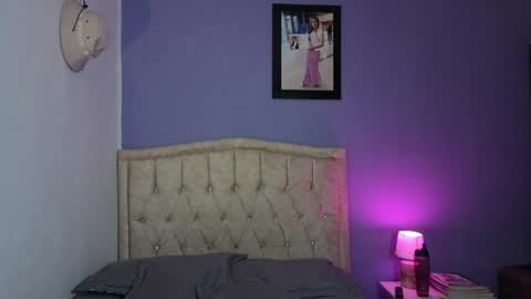 Stephania online show from 04-01-26, 05:43