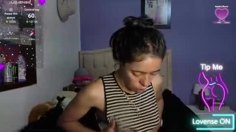 Snapshot of stephania_t chatting on 07-07-26, 02:43 Stephania online show from 07-07-26, 02:43