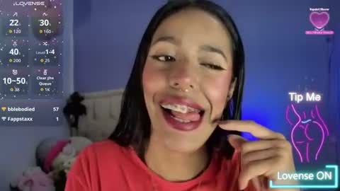 Snapshot of stephania_t chatting on 07-28-26, 04:39 Stephania online show from 07-28-26, 04:39