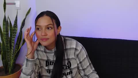 Snapshot of stephanie_ross_ chatting on 11-27-25, 12:24 Stephanie online show from 11-27-25, 12:24