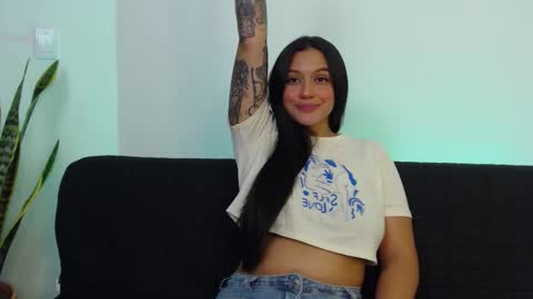 Snapshot of stephanie_ross_ chatting on 12-02-25, 10:27 Stephanie online show from 12-02-25, 10:27