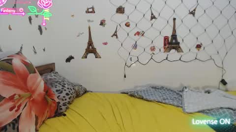 Stephanie   online show from 09-22-25, 10:17