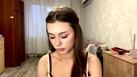 Snapshot of stephaniflicek chatting on 06-17-26, 04:19 Stephani online show from 06-17-26, 04:19