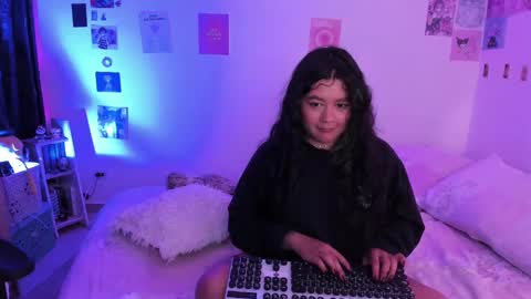 Stephanie  online show from 12-20-24, 03:14