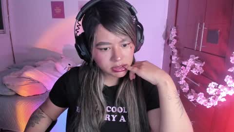 Stephanie  online show from 10-03-25, 02:41