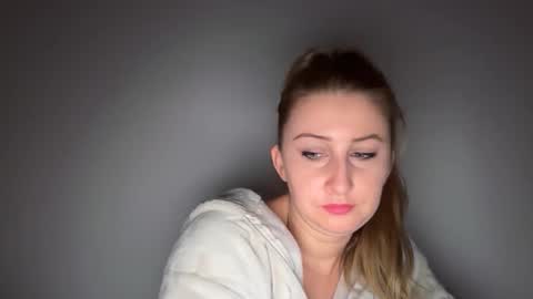 Stephany online show from 01-19-26, 04:49