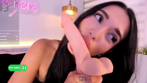 Stephany  online show from 10-09-25, 05:00