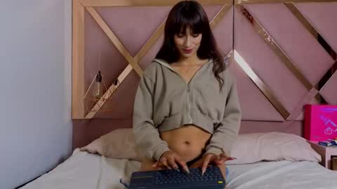stephany_grand online show from 02-11-26, 05:18
