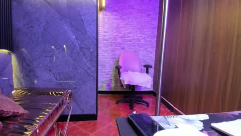 stephany_rodriguez_ online show from 12-19-25, 12:12