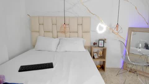 Stefanny online show from 02-19-25, 09:58