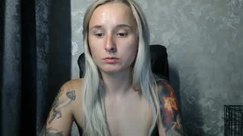 Snapshot of stephiepink chatting on 09-11-25, 11:43 Grace online show from 09-11-25, 11:43